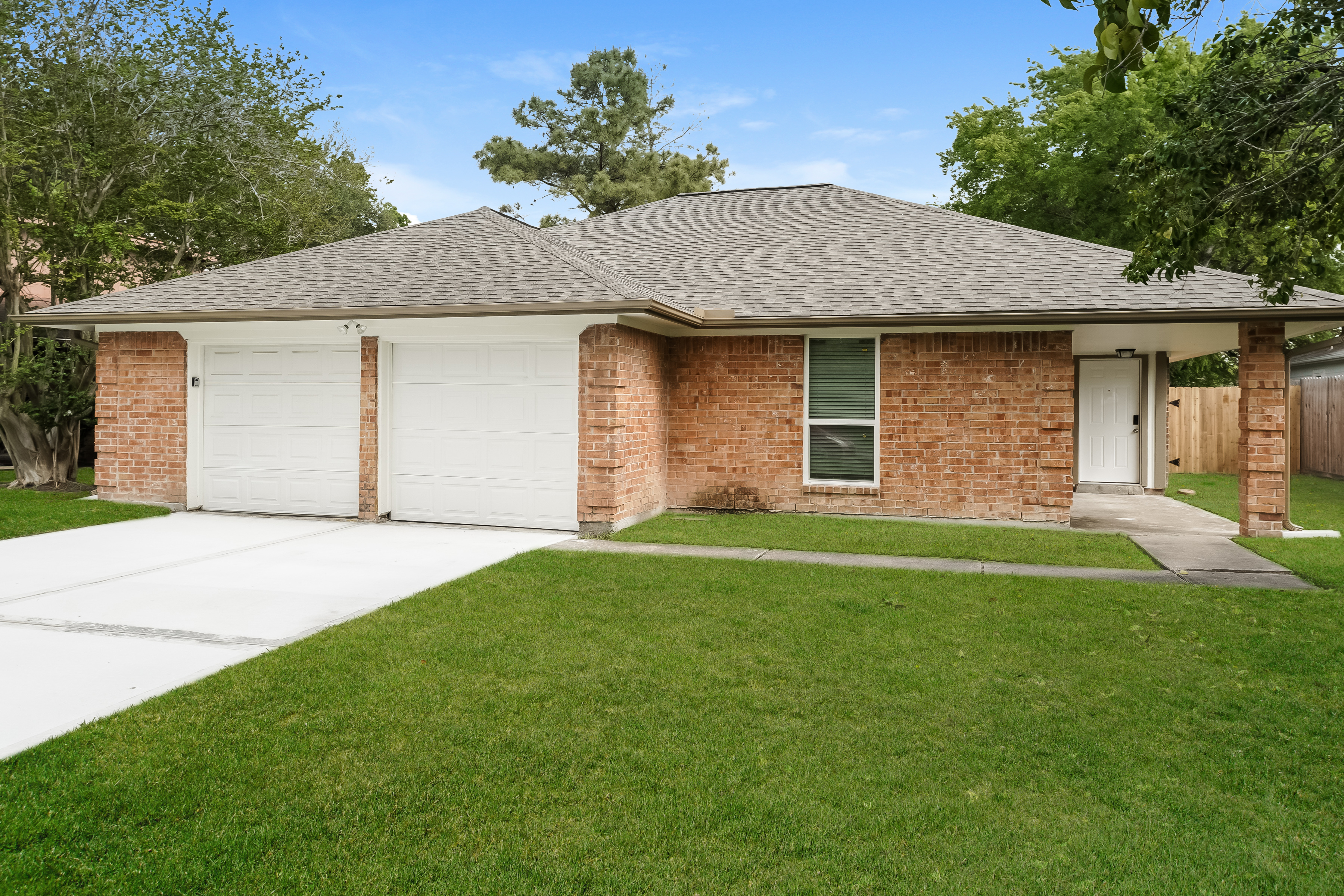 16214 CAMINO DEL SOL DR HOUSTON, TX 77083
